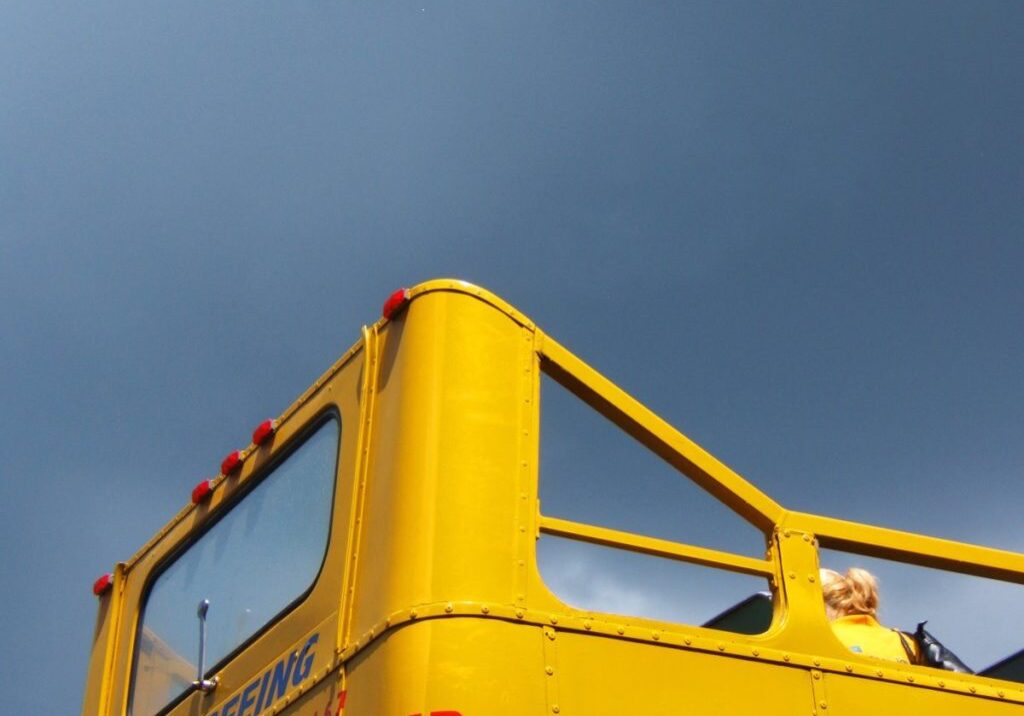 [Yellow+Bus+Black+Sky.jpg]